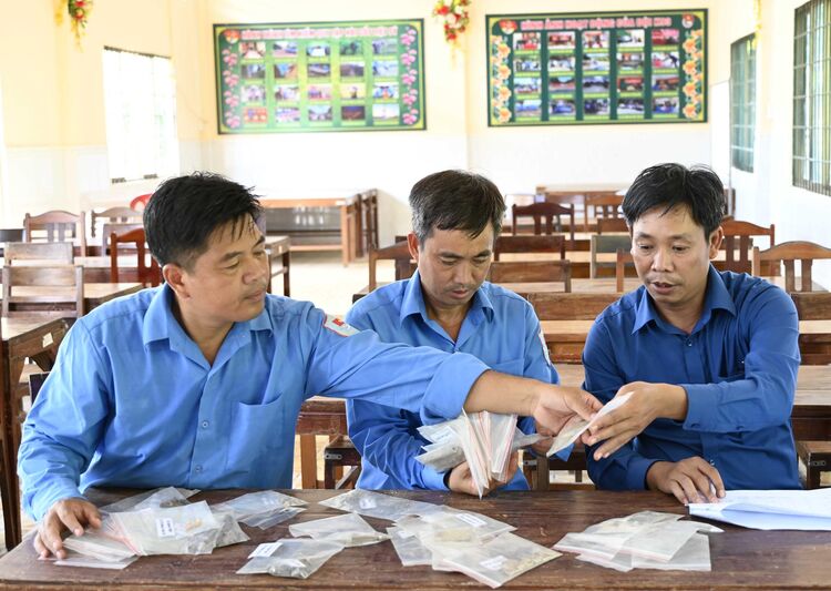 Taking biological samples to identify DNA of martyrs' remains