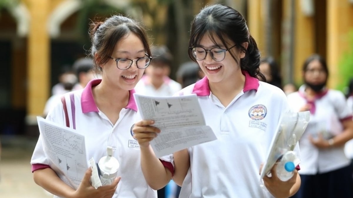 Tuyển sinh đại học 2025: Hơn cả điểm số, bạn trẻ hãy tỏa sáng theo cách riêng và trở thành phiên bản tốt nhất của chính mình