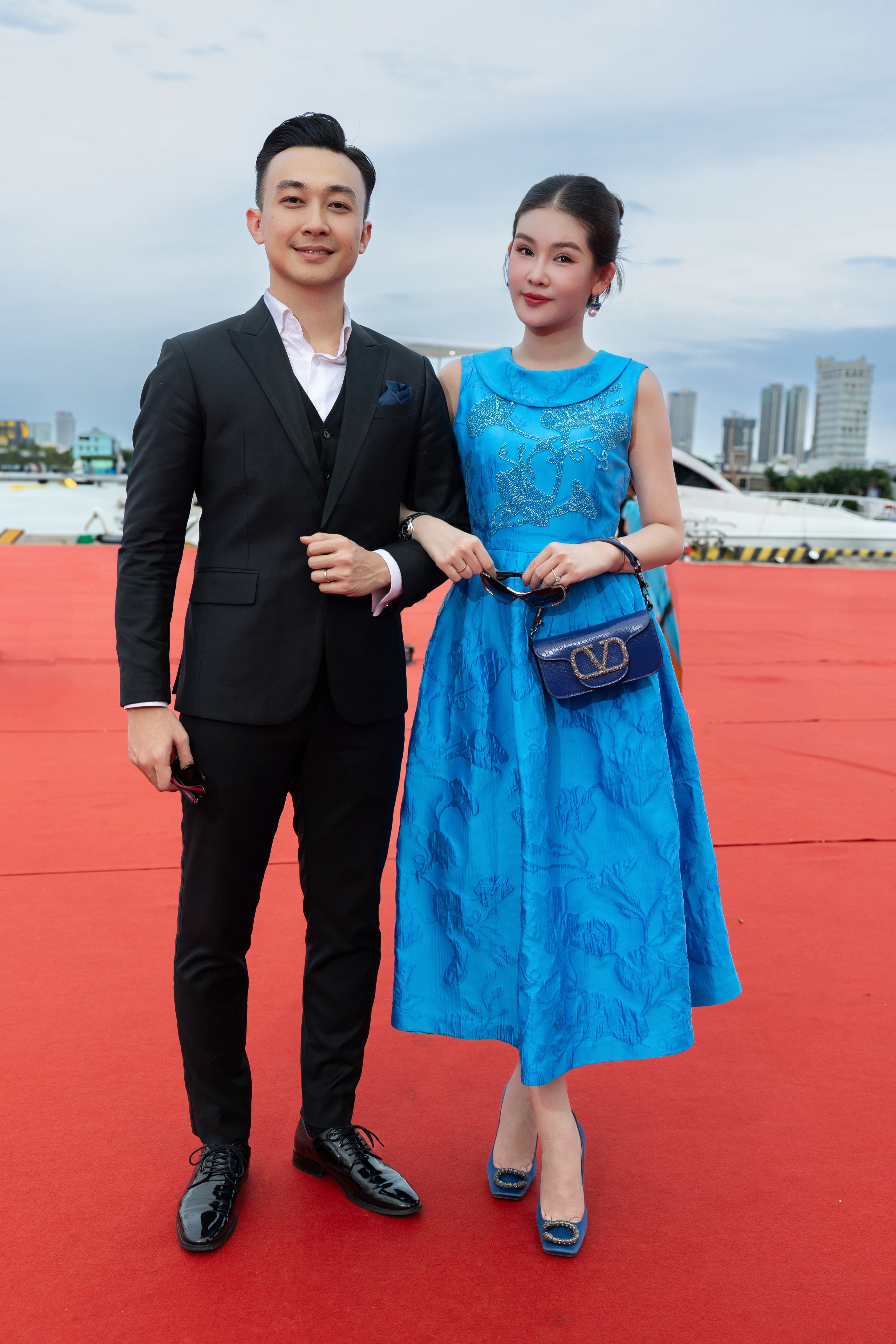 Thanh Lam và chồng bác sĩ sánh đôi dự show thời trang bên bờ sông Hàn - 18