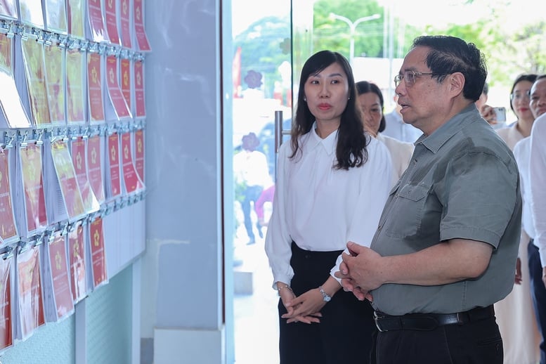 Thủ tướng: Chuyển từ hành chính quản lý sang phục vụ nhân dân và kiến tạo phát triển- Ảnh 1.