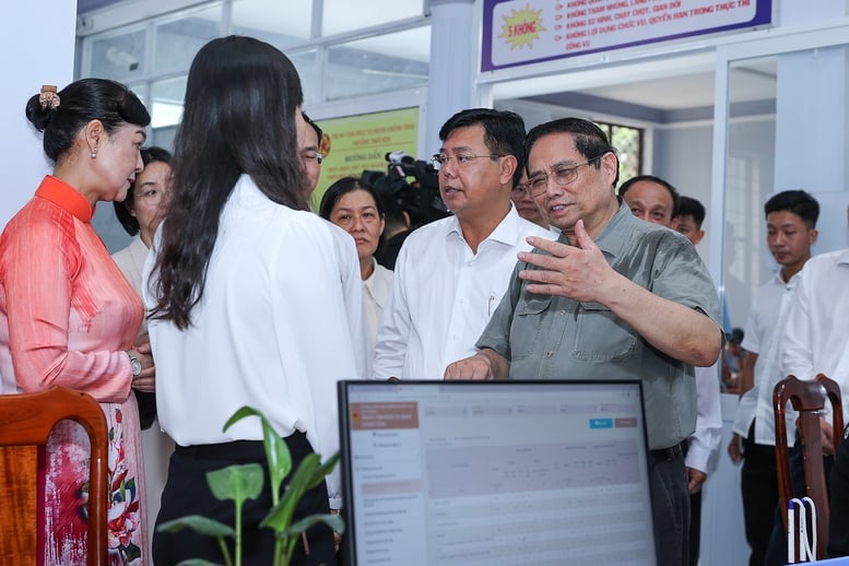 Thủ tướng: Chuyển từ hành chính quản lý sang phục vụ nhân dân và kiến tạo phát triển- Ảnh 3.