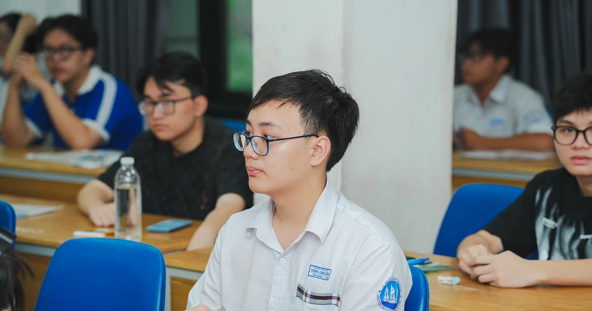 Ho Chi Minh City University of Industry issues formula for converting admission scores