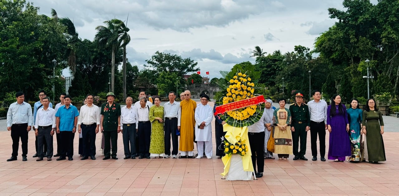 Remembering and paying tribute to the heroic martyrs in Quang Tri