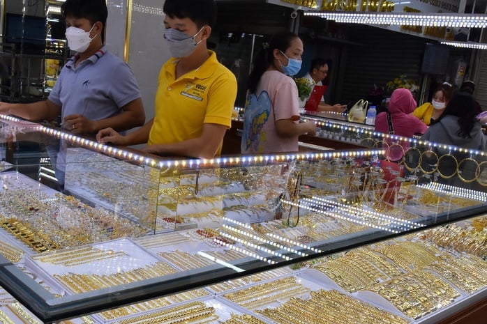 Giá vàng hôm nay, 22-7: Tăng mạnh, chạm đỉnh trong 4 tuần qua- Ảnh 1.