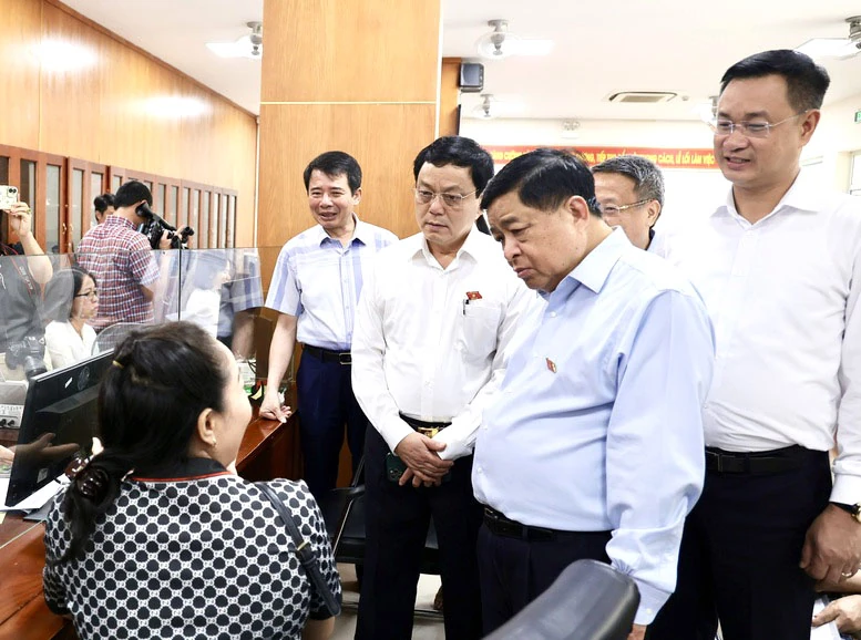 Nâng cao hiệu quả hoạt động bộ máy chính quyền địa phương 2 cấp ở Quảng Trị
