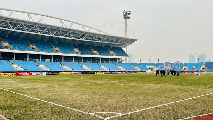Việt Nam muốn đăng cai World Cup: Lo phát triển kinh tế trước khi xây sân vận động xứng tầm? - Ảnh 2.