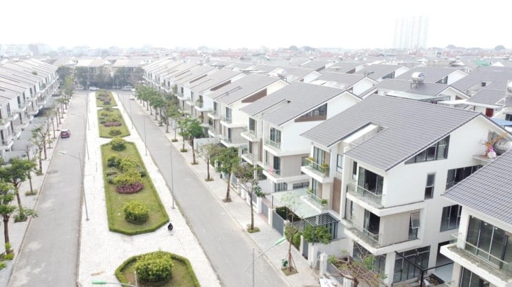 Duong Noi Villa, shophouse street, corner lot, completed, 30 million for the whole house