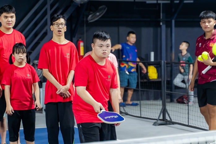 VIDEO: Ấm áp lớp học pickleball miễn phí cho trẻ tự kỷ, khuyết tật trí tuệ- Ảnh 10.