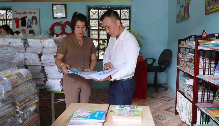Trường Tiểu học Bản Giang (Tân Phong, Lai Châu) lựa chọn sách giáo khoa năm học 2024 - 2025.