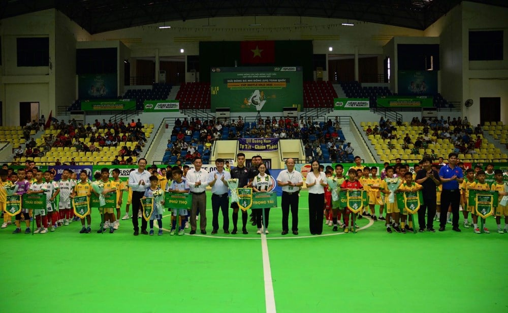 Sân chơi lan tỏa đam mê, ươm mầm tài năng bóng đá Việt - ảnh 1