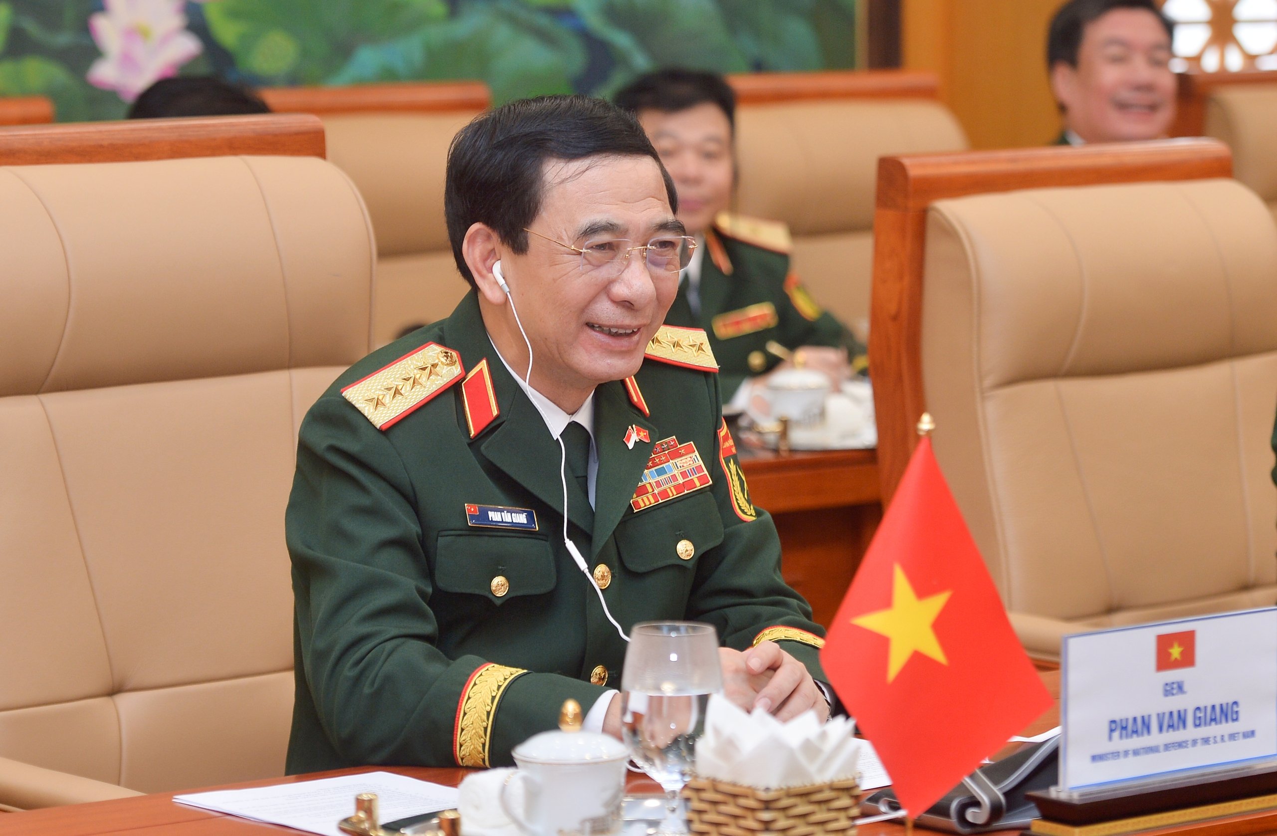 Đại tướng Phan Văn Giang đón tiếp Bộ trưởng Quốc phòng Singapore thúc đẩy hợp tác đào tạo - Ảnh 2.