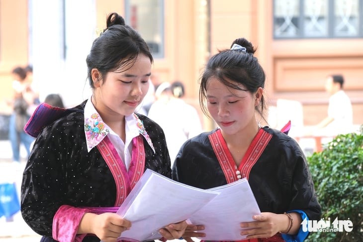 tổ hợp - Ảnh 1.