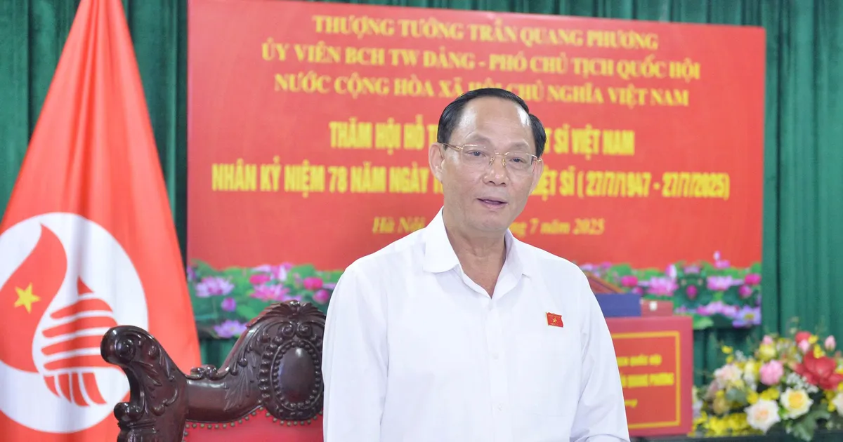 Phó Chủ tịch Quốc hội Trần Quang Phương thăm Hội Hỗ trợ gia đình liệt sĩ Việt Nam