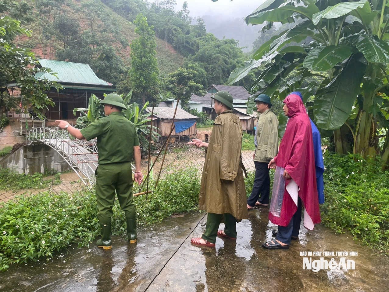 di dời dân tam hợp..