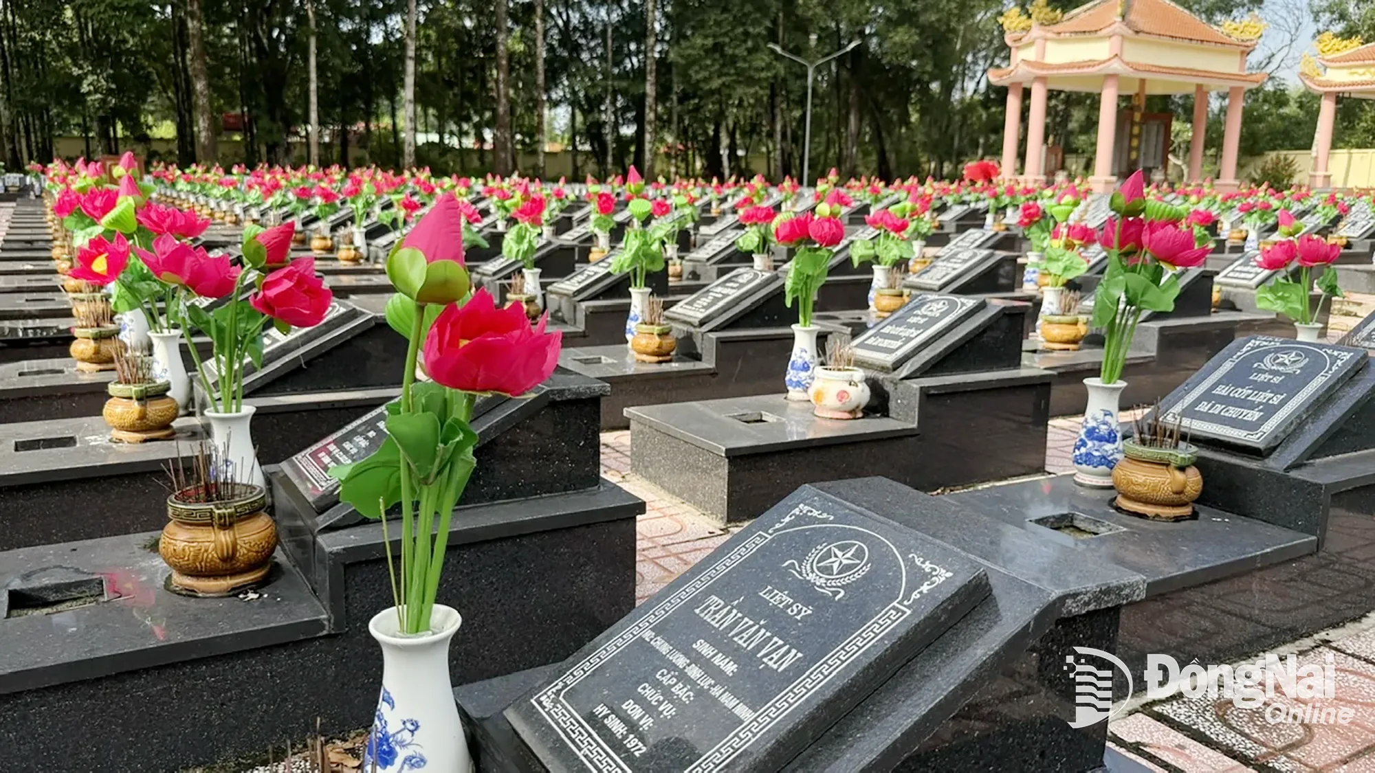 ビンロン殉教者墓地、2,364人の英雄的な殉教者が眠る場所。