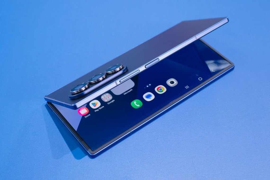 Hai màu xanh navy và xanh mint trên Galaxy Z Fold7 thu hút người dùng - 1