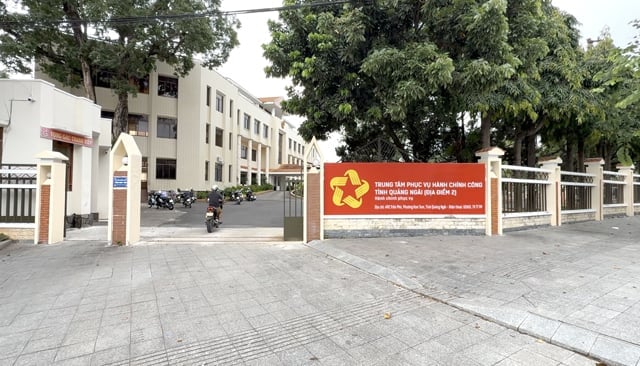 Public Administration Service Center - Facility 2 is located at 492 Tran Phu, Kon Tum ward, Quang Ngai province.