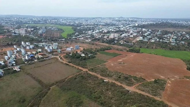 El área urbana CK54 contribuye a ampliar el espacio de desarrollo del pueblo montañoso de Pleiku. Foto: Thanh Tuan