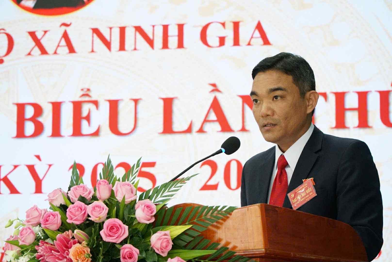 Đồng chí Võ Hữu Xuân - Phó Bí thư Đảng ủy, Chủ tịch UBND xã, trìnc, vẫn còn một số tồn tại, hạn chế, Đại hội đã nghiêm túc nhìn nhận, phân tích nguyên nhân, đề ra giải pháp khắc phục, đồng thời xây dựng phương hướng, nhiệm vụ cụ thể để thực hiện trong nhiệm kỳ tới.