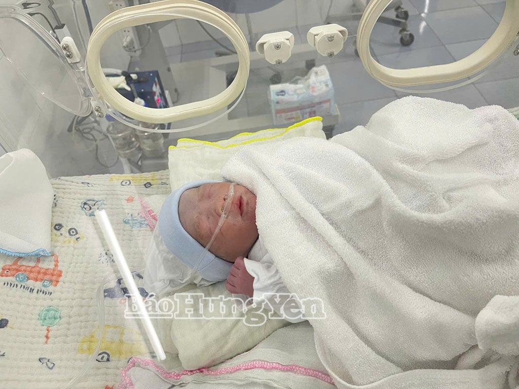 Thai nhi 33 tuần tuổi được lấy ra an toàn.