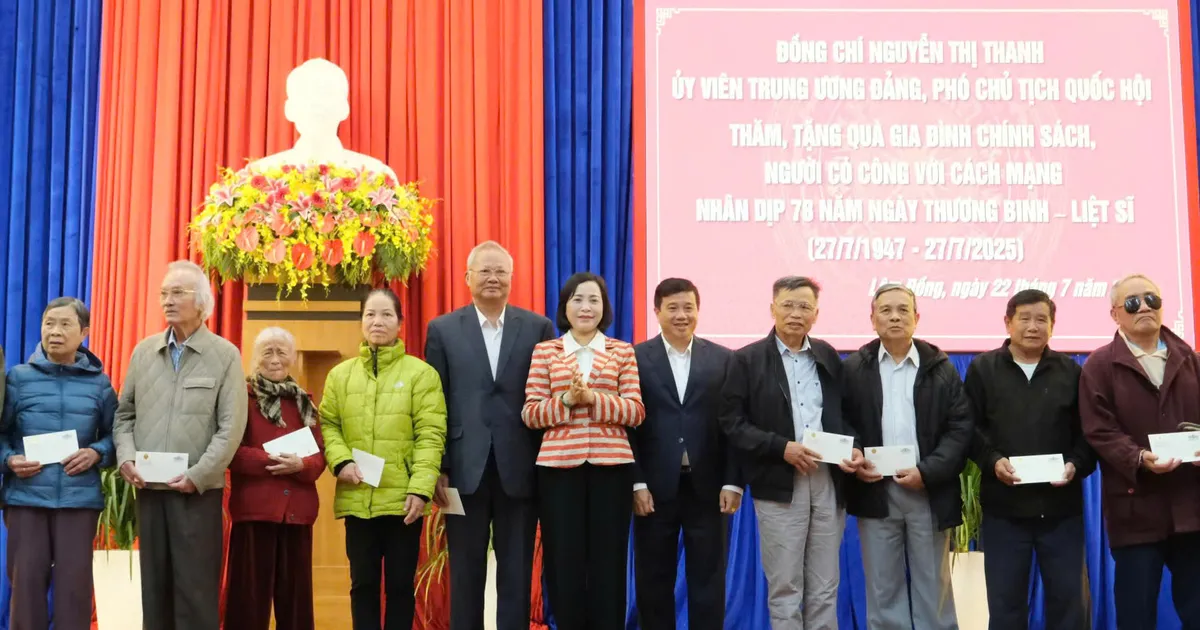 អនុប្រធានរដ្ឋសភាវៀតណាម Nguyen Thi Thanh បានអញ្ជើញទៅសួរសុខទុក្ខ និងជូនអំណោយដល់ក្រុមគ្រួសារសពនៅទីក្រុង Lam Dong