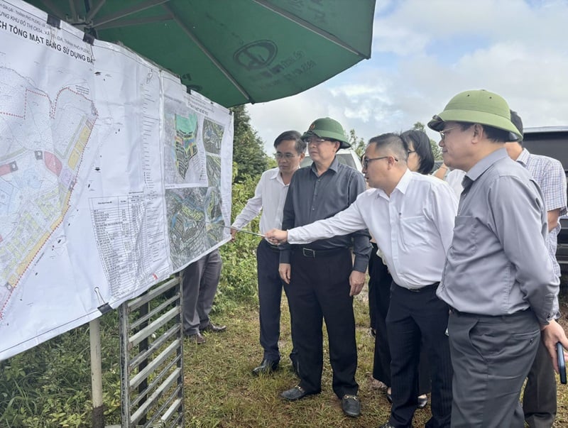 Los líderes provinciales inspeccionan y supervisan el Proyecto del Área Urbana CK54 (distrito de Pleiku)
