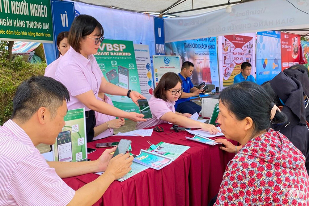 “Bình dân học vụ số” từ cơ sở