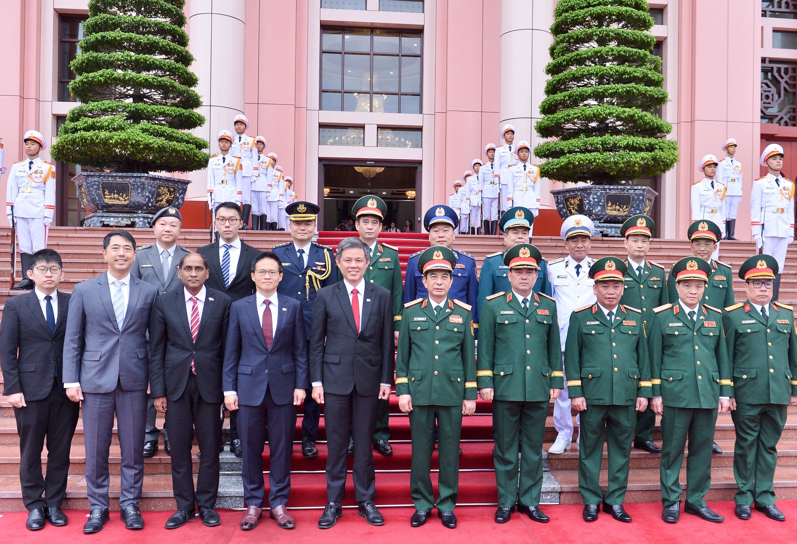 Đại tướng Phan Văn Giang đón tiếp Bộ trưởng Quốc phòng Singapore thúc đẩy hợp tác đào tạo - Ảnh 4.