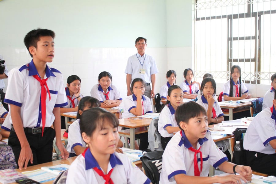 can-bo-giao-duc-cap-xa-lam-cong-tac-giao-duc-san-sang-dap-ung-3.jpg