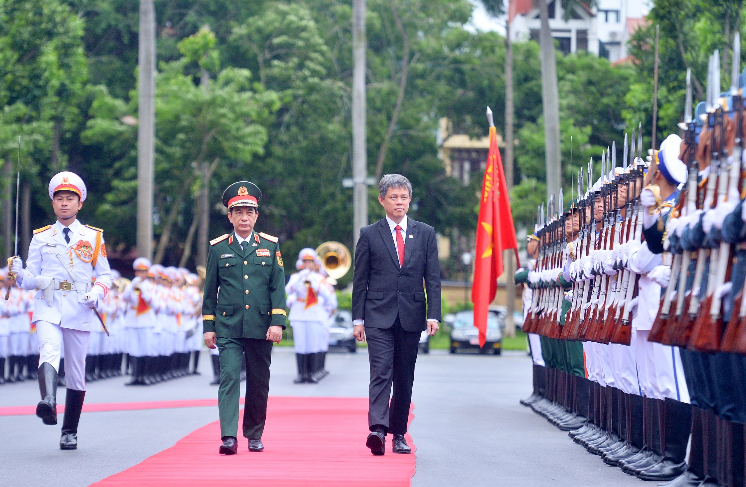 Đại tướng Phan Văn Giang đón tiếp Bộ trưởng Quốc phòng Singapore thúc đẩy hợp tác đào tạo - Ảnh 1.