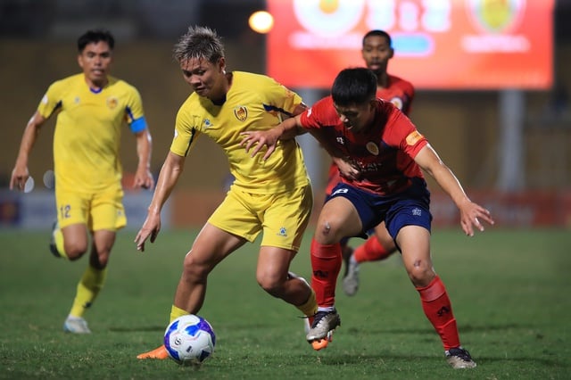 CLB Quảng Nam bỏ V-League, Bình Phước của Công Phượng và Minh Vương trám chỗ: Có khả thi?- Ảnh 1.