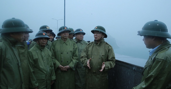 Phó Thủ tướng Trần Hồng Hà kiểm tra công tác phòng, chống bão số 3 tại các điểm xung yếu ở Thanh Hóa