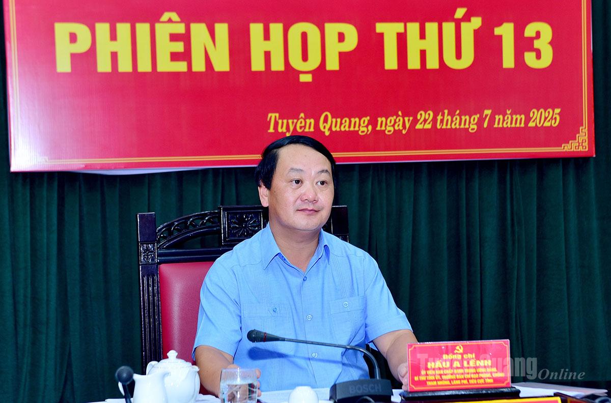 Đồng chí Hầu A Lềnh, Uỷ viên BCH Trung ương Đảng, Bí thư Tỉnh uỷ, Trưởng Ban Chỉ đạo phòng, chống tham nhũng, lãng phí, tiêu cực tỉnh chủ trì phiên họp.