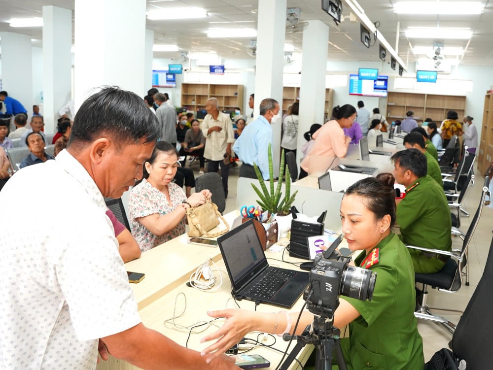 Trung tâm phục vụ hành chính công phường Long Hoa 