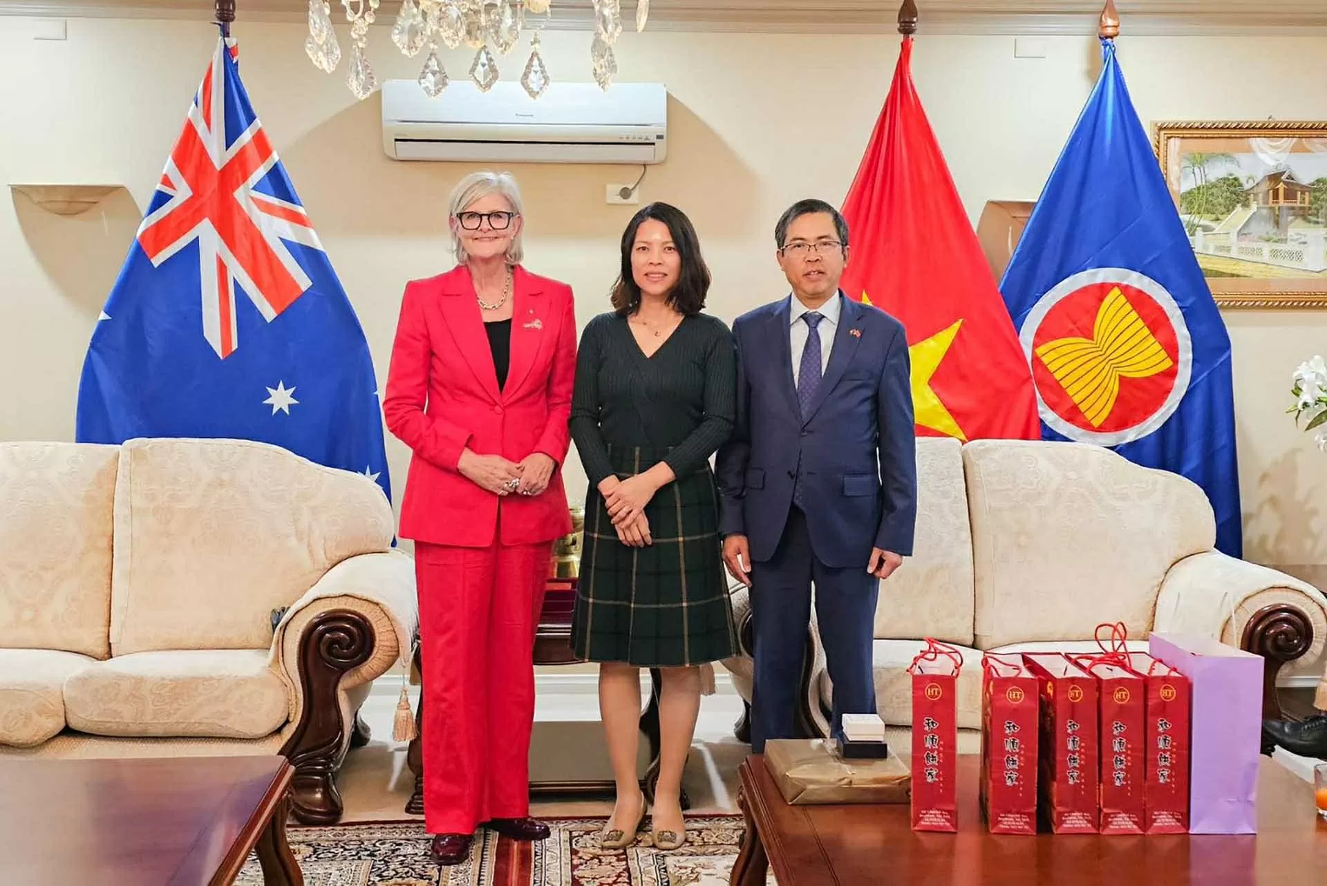 Toàn quyền Australia đánh giá cao những thành tựu phát triển kinh tế, xã hội vượt bậc của Việt Nam trong những năm qua