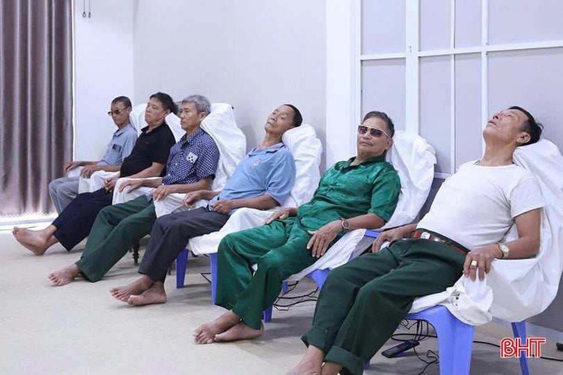 Những phút giây thư giãn giúp các thương, bệnh binh.