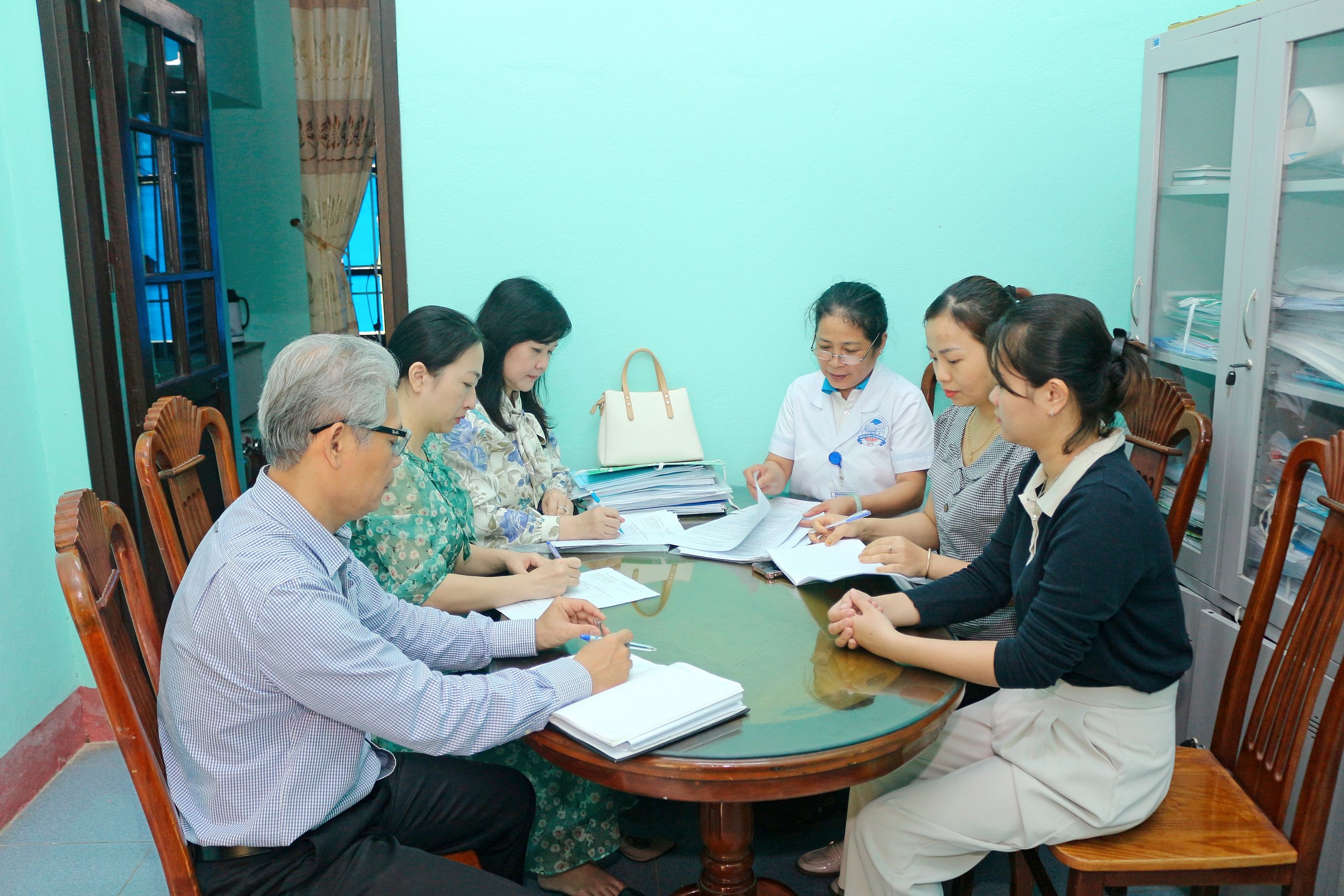 Xây dựng đơn vị không khói thuốc: Nỗ lực từ trường học đến trạm y tế- Ảnh 2.