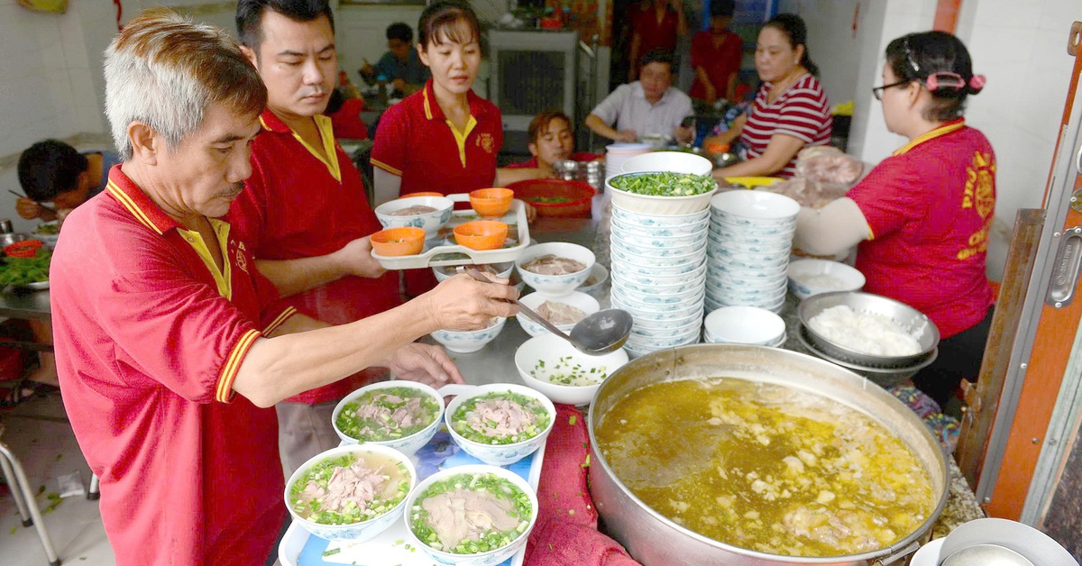 រួមគ្នាជាមួយ Tuoi Tre បន្តស្វែងរកអ្នកដែលចំអិនម្ហូបផូឆ្ងាញ់