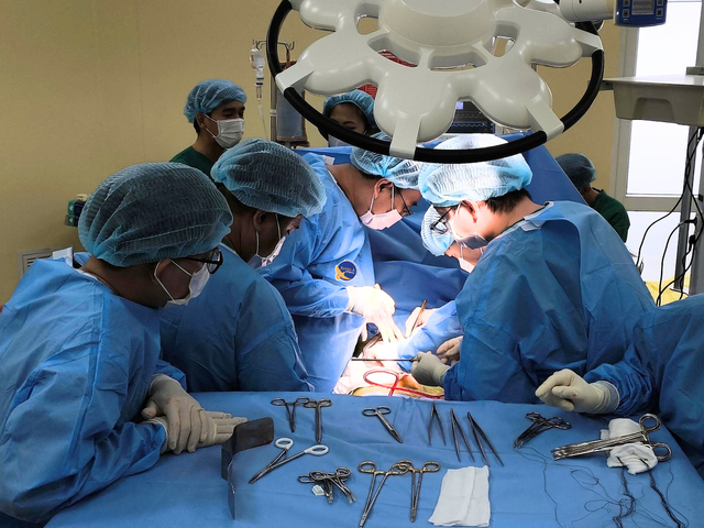 Người phụ nữ suy thận sau 24 năm uống thuốc viêm khớp - Ảnh 1.