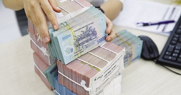 Lãi suất biến động và tiền gửi tăng mạnh: Xu hướng ngân hàng tháng 7 - 2025