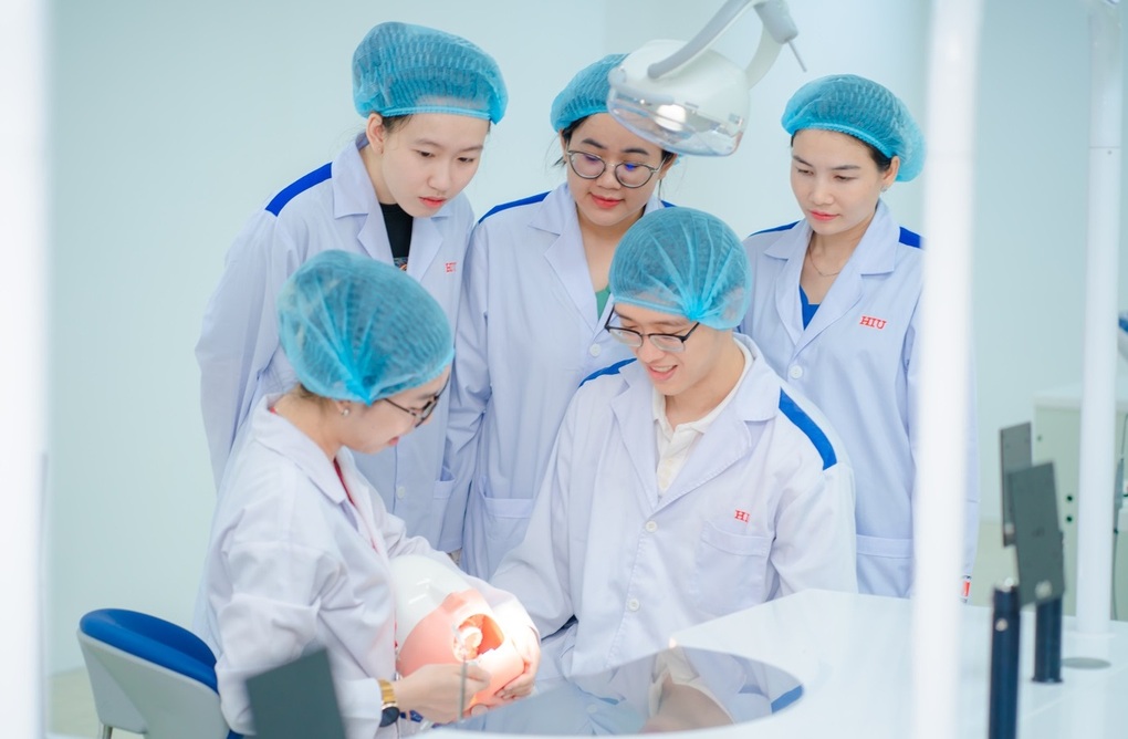 Điểm sàn nhóm ngành sư phạm và sức khỏe năm 2025, cao nhất 20,5 - 2