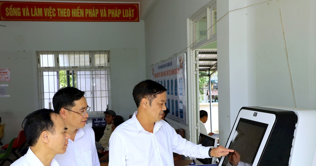 Phó Chủ tịch UBND tỉnh Lê Trọng Yên kiểm tra hành chính 2 xã Nam Đà và Krông Nô