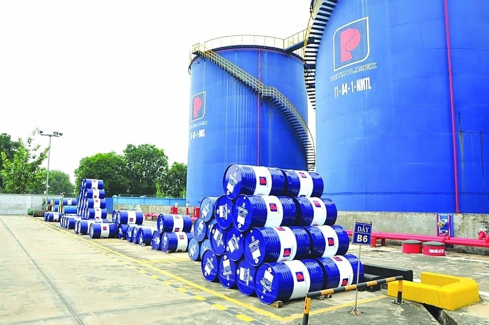 Bộ Tài chính đề xuất giảm 50% thuế bảo vệ môi trường với xăng dầu để hỗ trợ doanh nghiệp đến hết năm 2026.