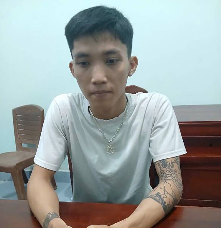 នគរបាល​ឃុំ​ដុង​ថៃ ចាប់​ខ្លួន​ជន​ចង់​បាន។