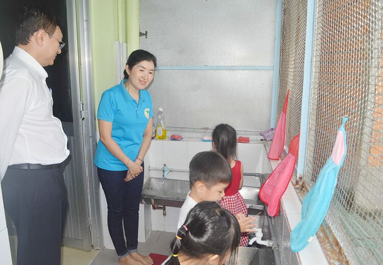 Viện Pasteur TP. Hồ Chí Minh giám sát công tác phòng, chống bệnh truyền nhiễm và tiêm chủng tại phường Long Xuyên