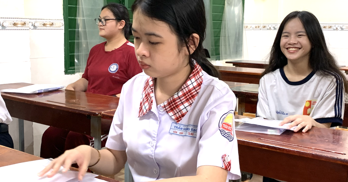 The floor score of Ho Chi Minh City University of Medicine and Pharmacy decreased by 2 points with 3 levels: 17, 19, 22