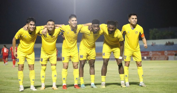 V-League 2025-2026: Bóng đá miền Trung lao đao