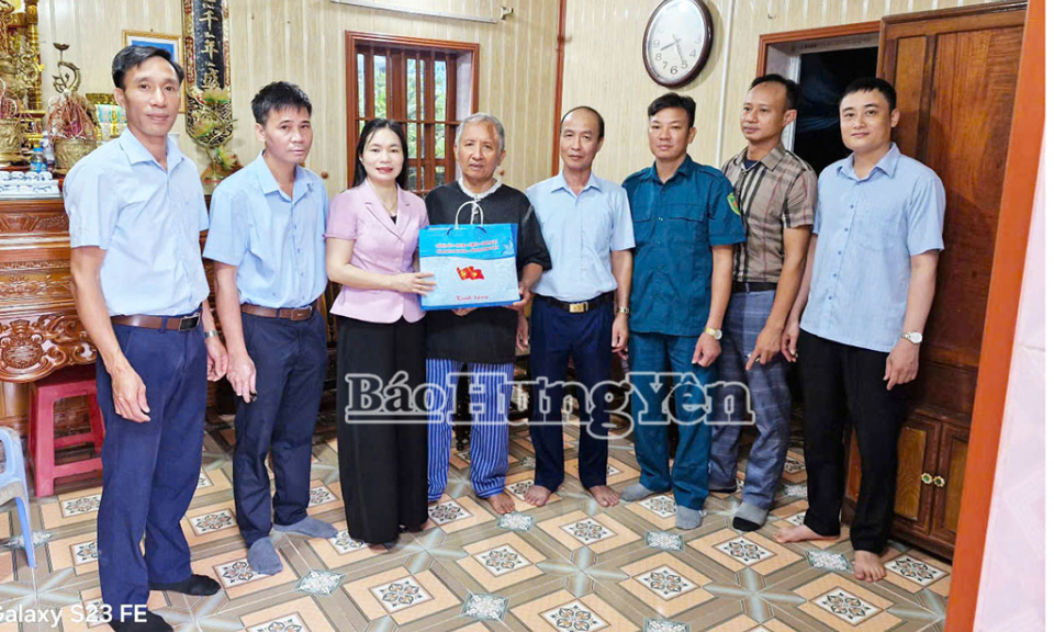 ឃុំឡុងហុង៖ ប្រគល់អំណោយចំនួន ១៤១ ជូនគ្រួសារគោលនយោបាយ