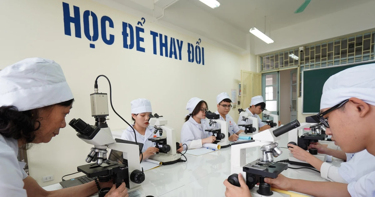 ក្រសួង​អប់រំ​និង​បណ្ដុះបណ្ដាល 'បញ្ចប់' ពិន្ទុ​អប្បបរមា​សម្រាប់​មុខវិជ្ជា​គរុកោសល្យ​គ្រូ​សុខភាព​ខ្ពស់​បំផុត ២០.៥​ពិន្ទុ