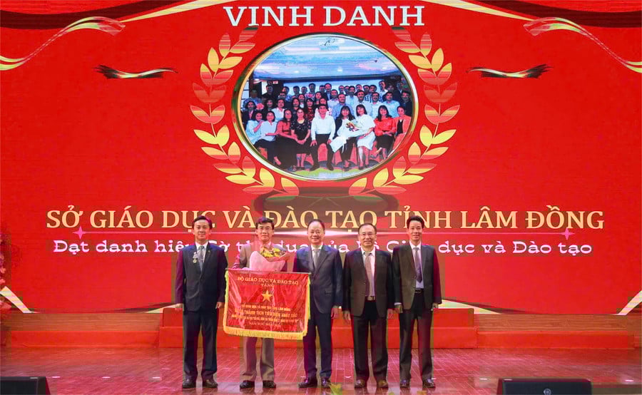 lam-dong-xay-dung-nen-giao-duc-thich-ung-1.jpg